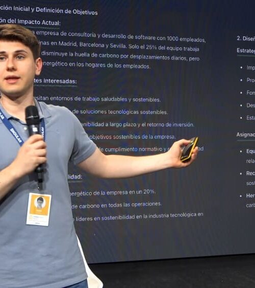 CenteIA incorporates Daniel García-Cordero into AI courses for practical outcomes