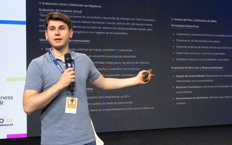 CenteIA incorporates Daniel García-Cordero into AI courses for practical outcomes